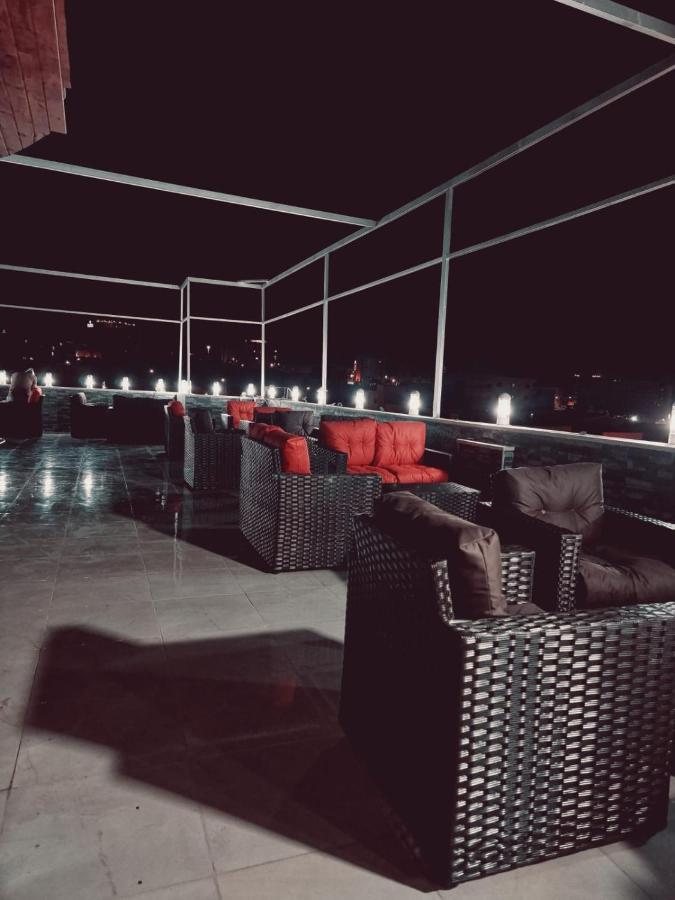 Zuwwar Aqaba Hotel Bagian luar foto