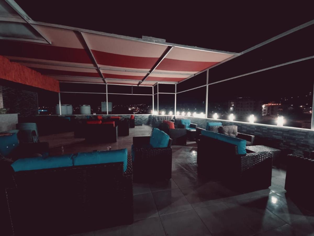 Zuwwar Aqaba Hotel Bagian luar foto