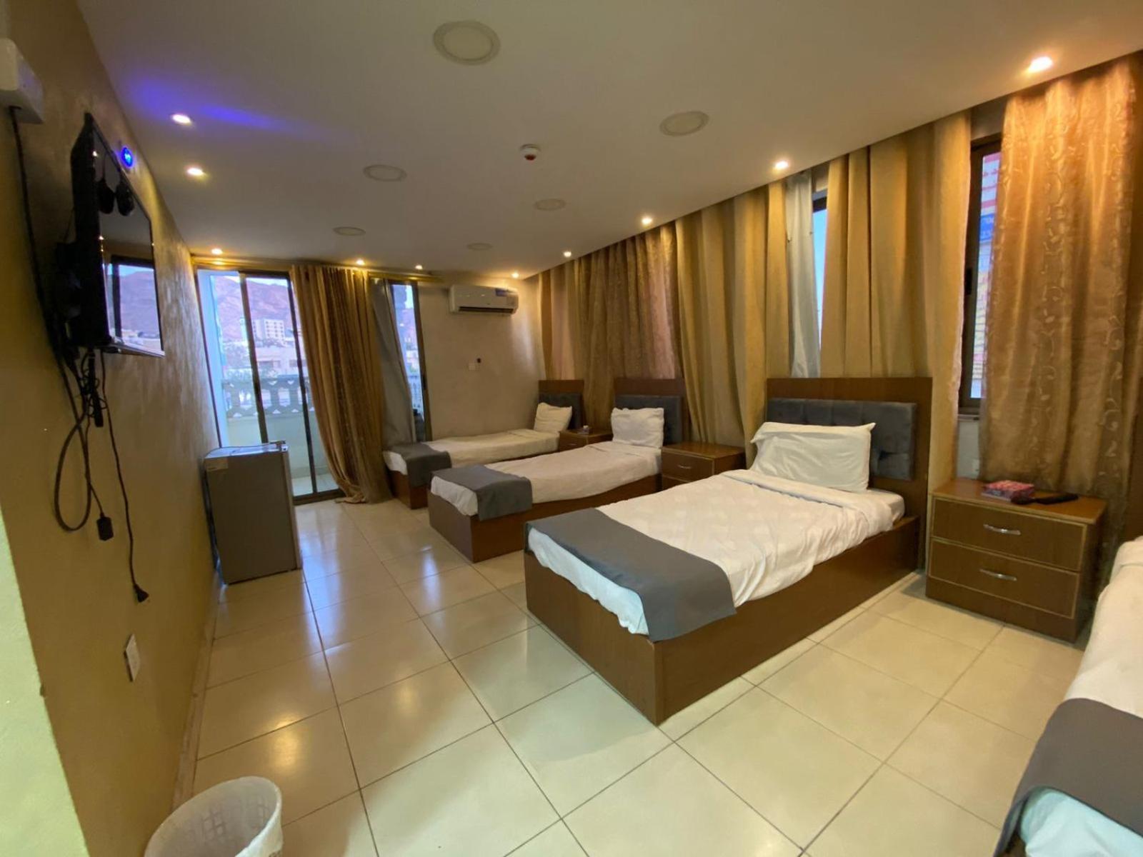 Zuwwar Aqaba Hotel Bagian luar foto