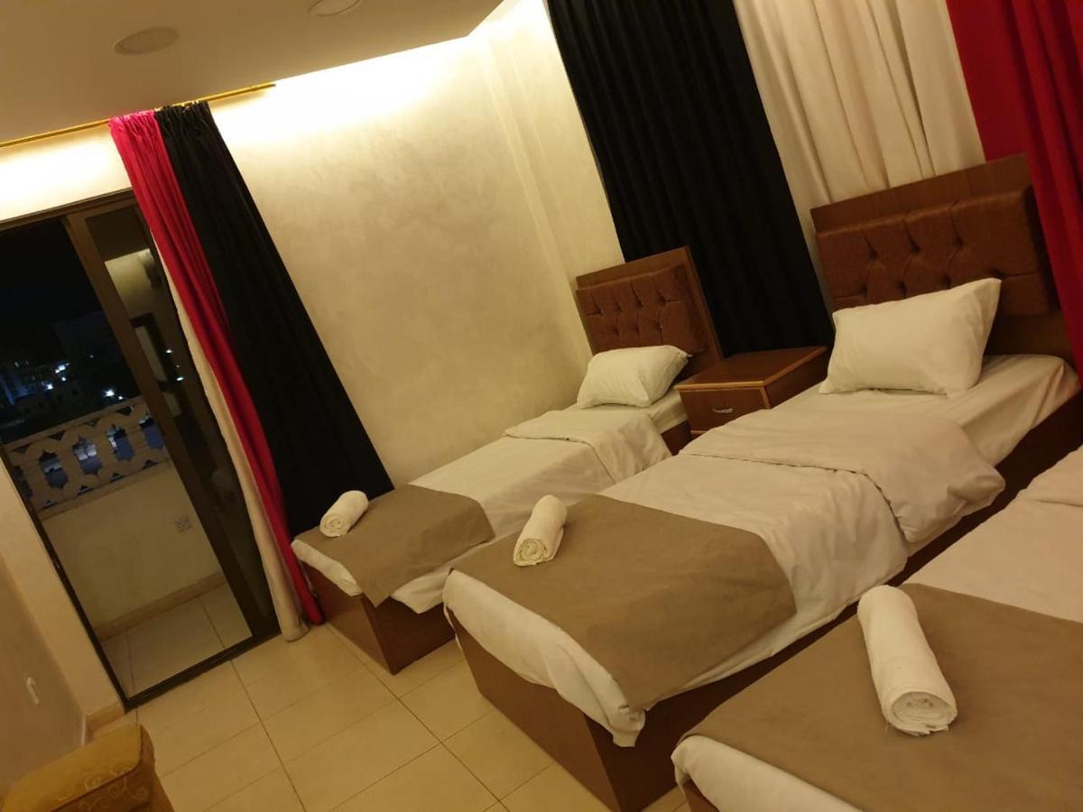 Zuwwar Aqaba Hotel Bagian luar foto