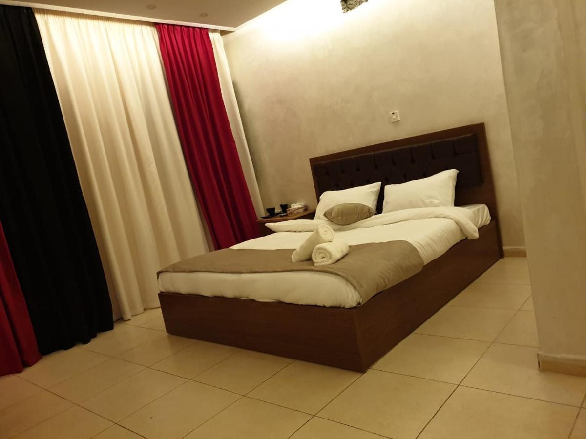 Zuwwar Aqaba Hotel Bagian luar foto
