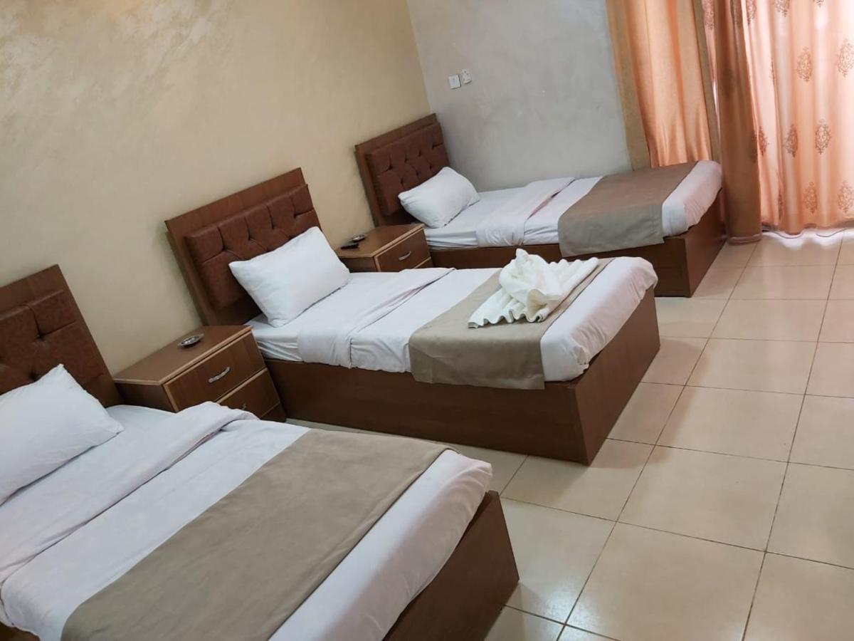 Zuwwar Aqaba Hotel Bagian luar foto