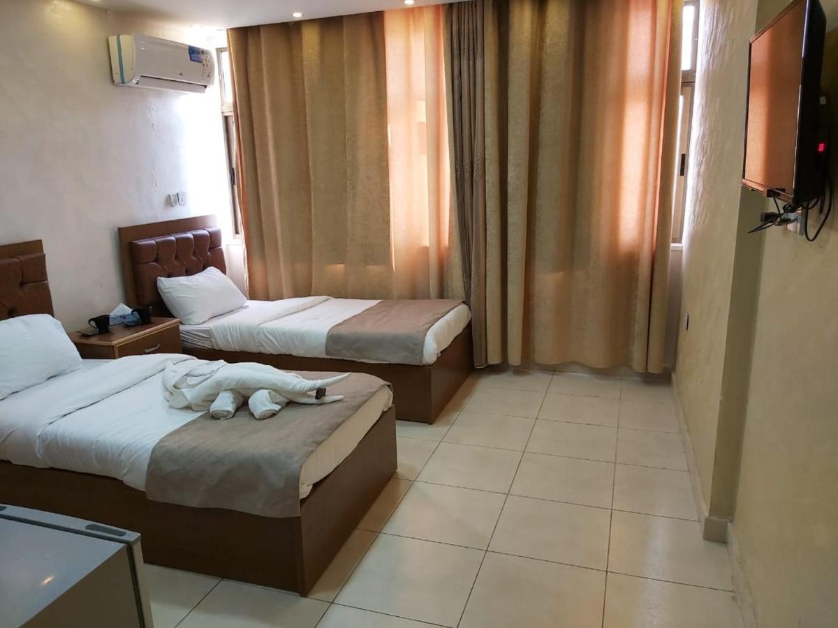 Zuwwar Aqaba Hotel Bagian luar foto