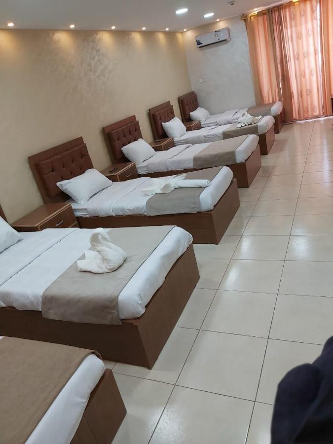 Zuwwar Aqaba Hotel Bagian luar foto