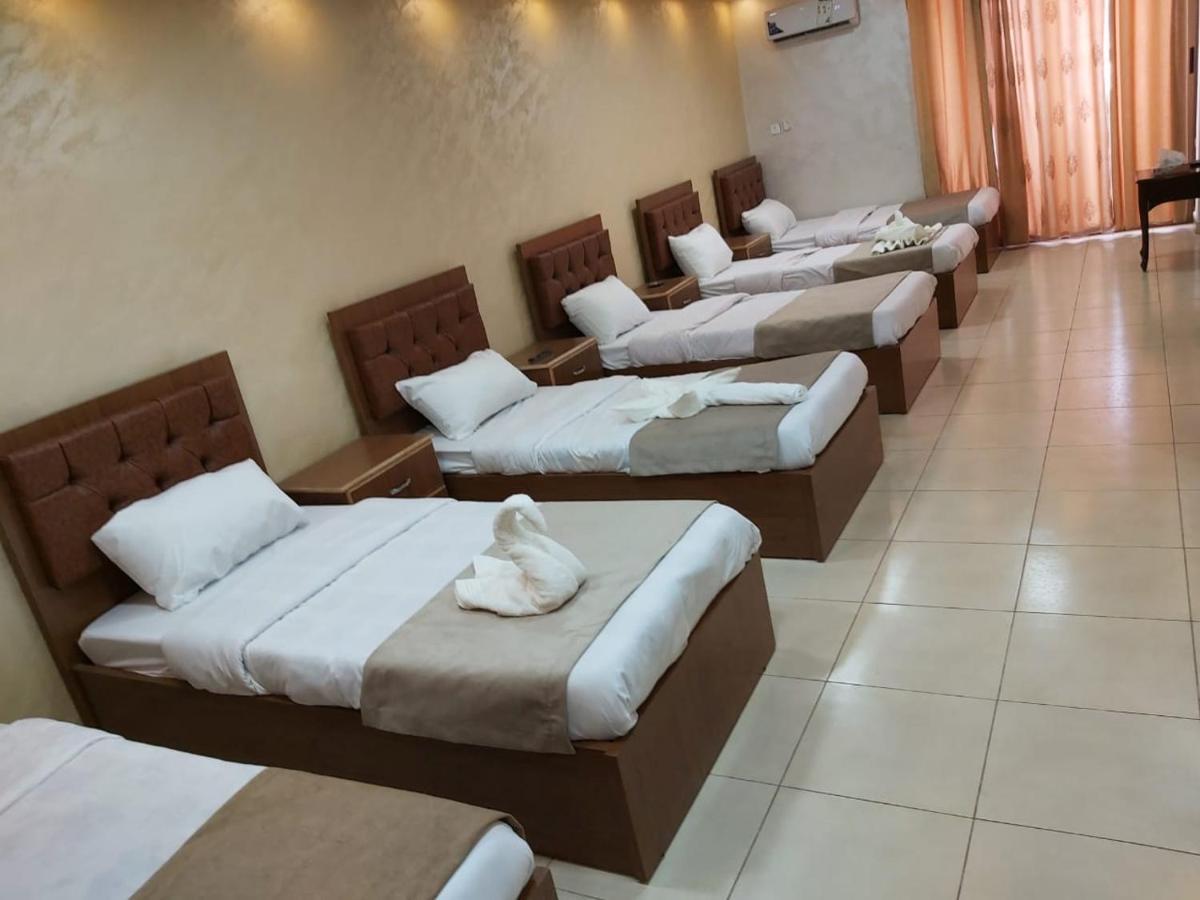Zuwwar Aqaba Hotel Bagian luar foto